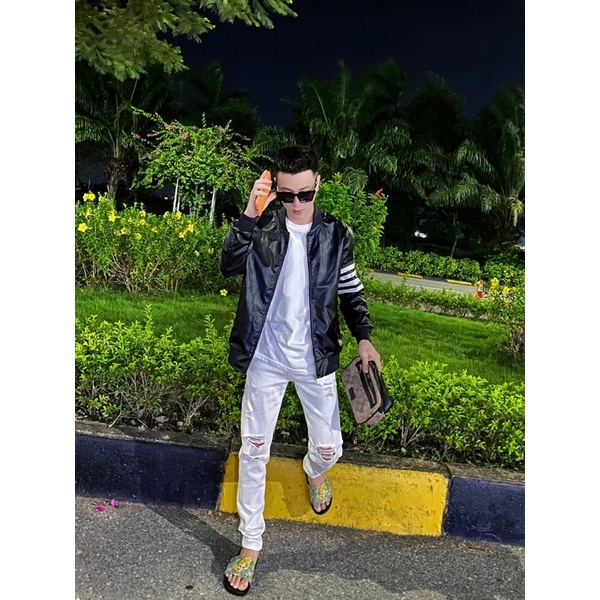 Áo khoác da nam Thom Browne bomber jacket thêu 4 sọc trắng tay lót gió bo chun dày dặn sang trọng
