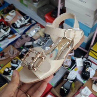 Sandal trẻ em
