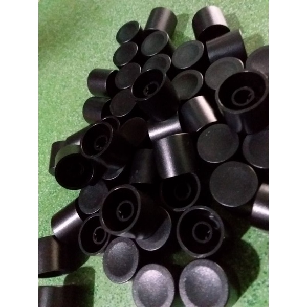 1 CHIẾC NÚT NHỰA CHO VANG SỐ X5