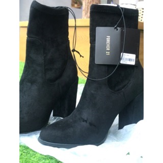 Boot đen forever21