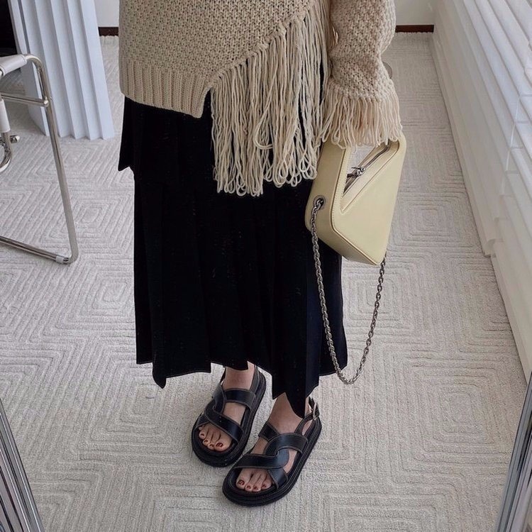 Mặc gì đẹp: [Hàng Đẹp] Giày sandal đế phẳng mũi tròn thiết kế quai đan chéo thoải mái thời trang cho nữ