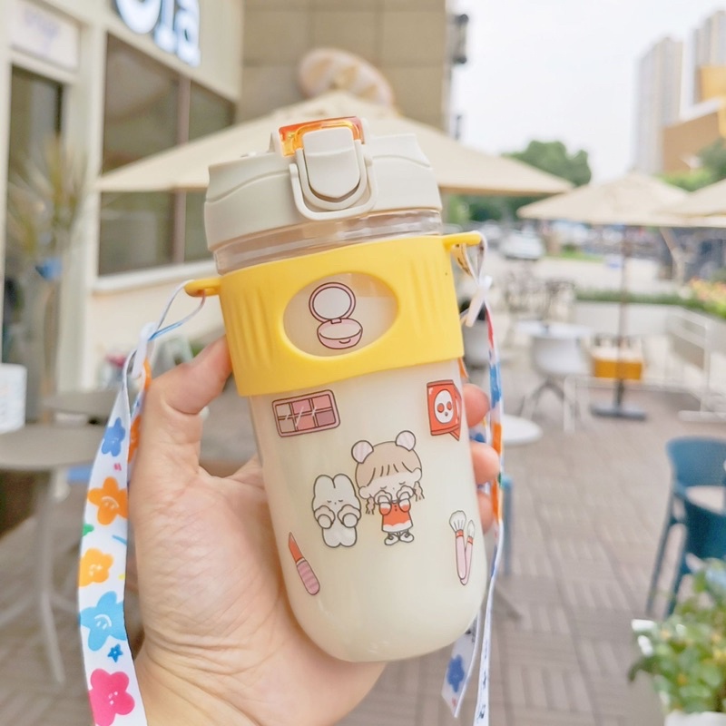 Bình nước dài 3D kèm dây đeo, sticker cho bé đi học đựng nước, đựng sữa!