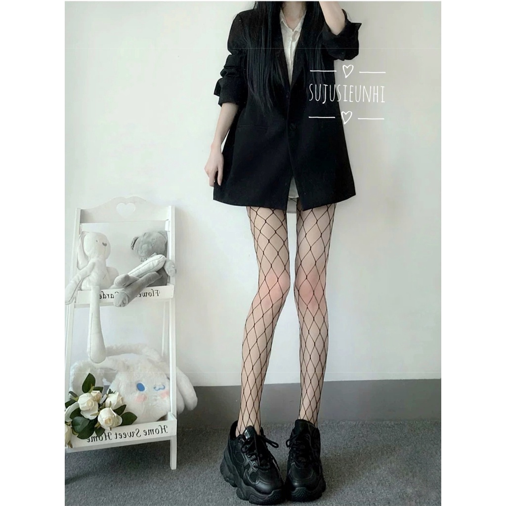 Quần tất lưới đen phối đồ đa phong cách