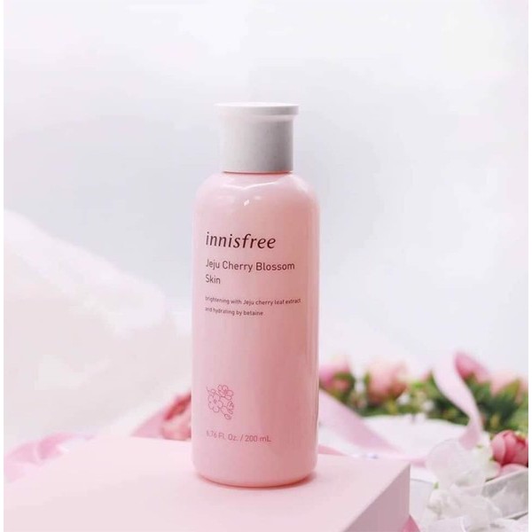 Nước Hoa Hồng Dưỡng Trắng Innisfree Jeju Cherry Blossom Skin
