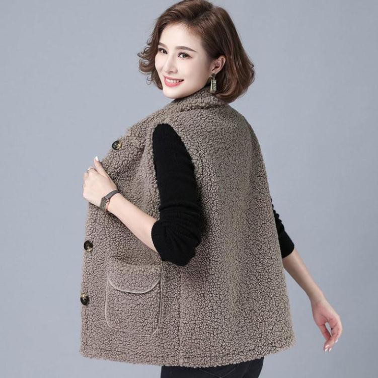 ☁☃♘Áo ghi lê mẹ trung niên nữ giả lông cừu vest cộng với cỡ lớn 2020 mùa thu đông mới khoác SIÊT HOT