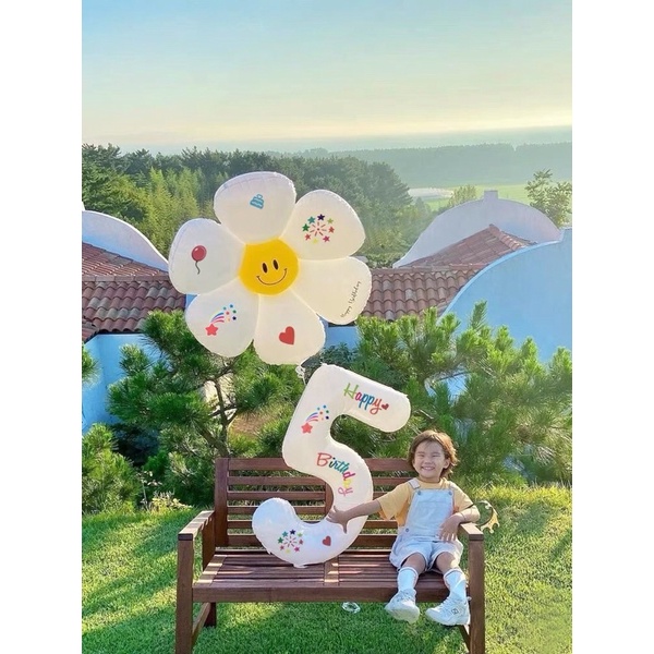 Tấm decan chữ happy birthday dán lên bóng số sinh nhật