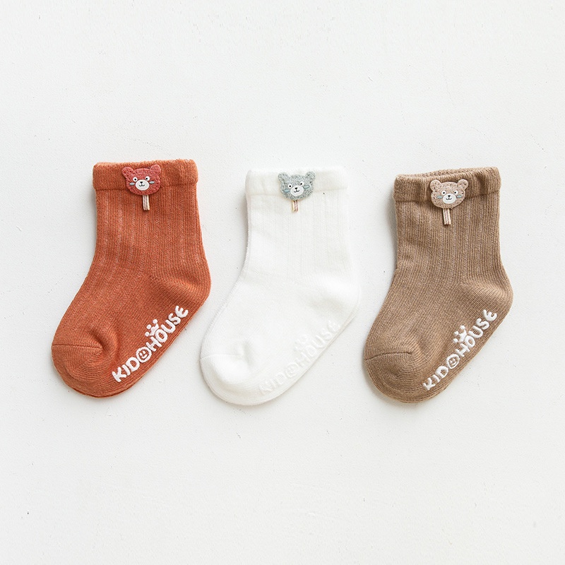 Set 3 đôi vớ chống trượt thích hợp cho bé sơ sinh