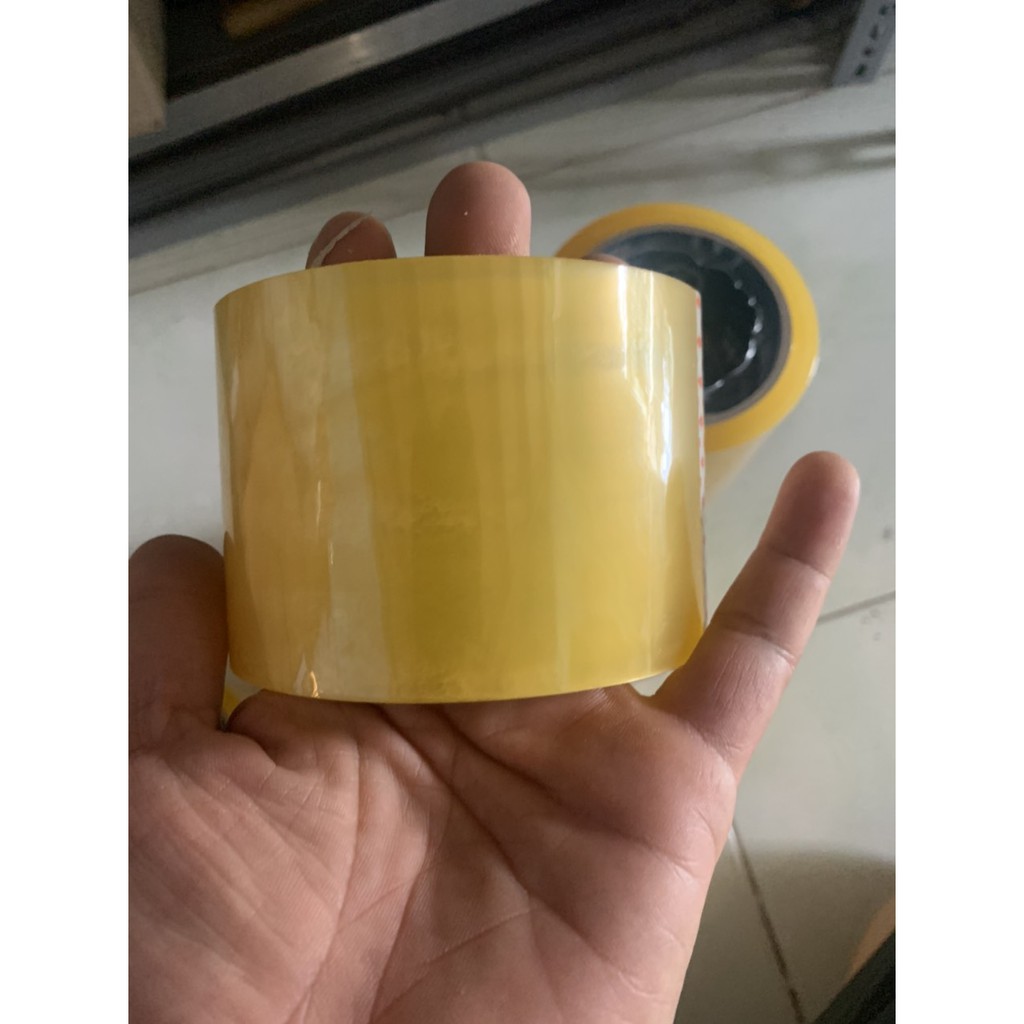 băng keo trong 7cm- 250gram giá chỉ có 14800đ/ cuộn