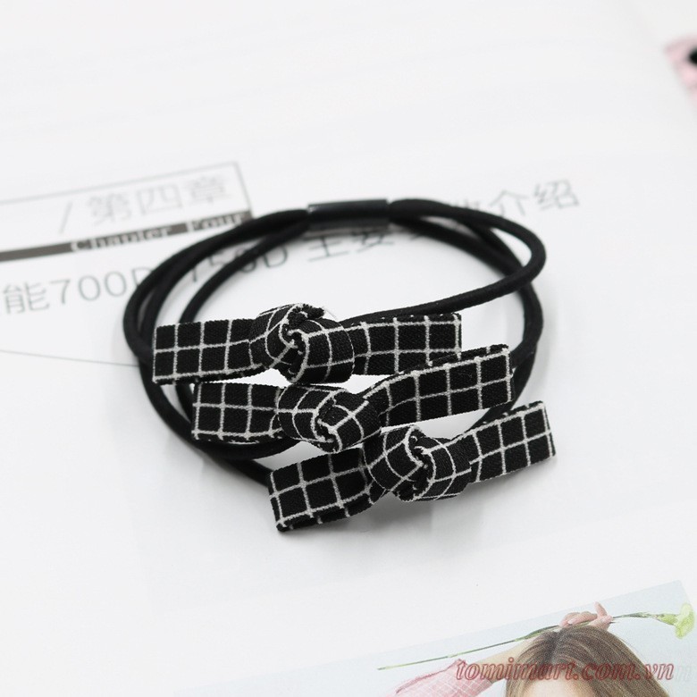 Cột tóc thắt nơ