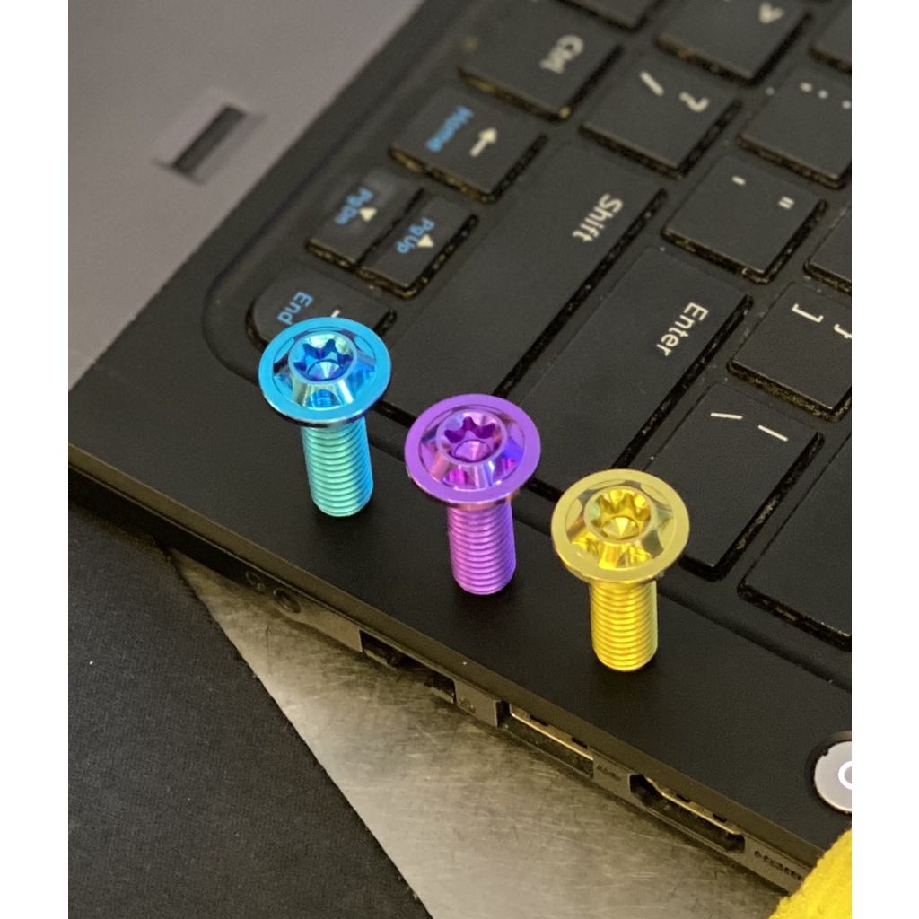 ỐC TITAN GR5 Salaya 8li25 gắn đĩa cực đẹp