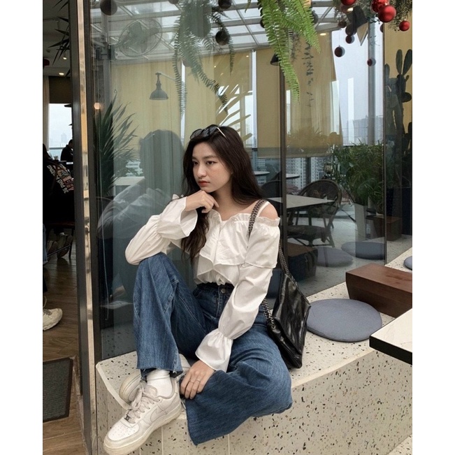 Áo trắng bèo rớt vai tay dài