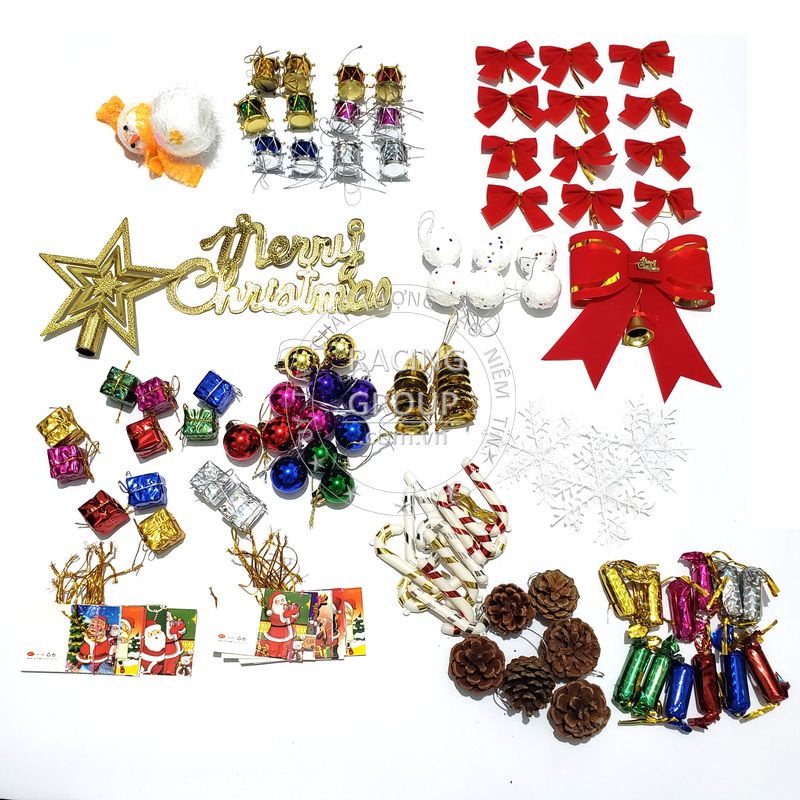 Bộ phụ kiện trang trí cây thông noel, giáng sinh có quả châu noel, thiệp giáng sinh và nhiều đồ trang trí khác 128 món