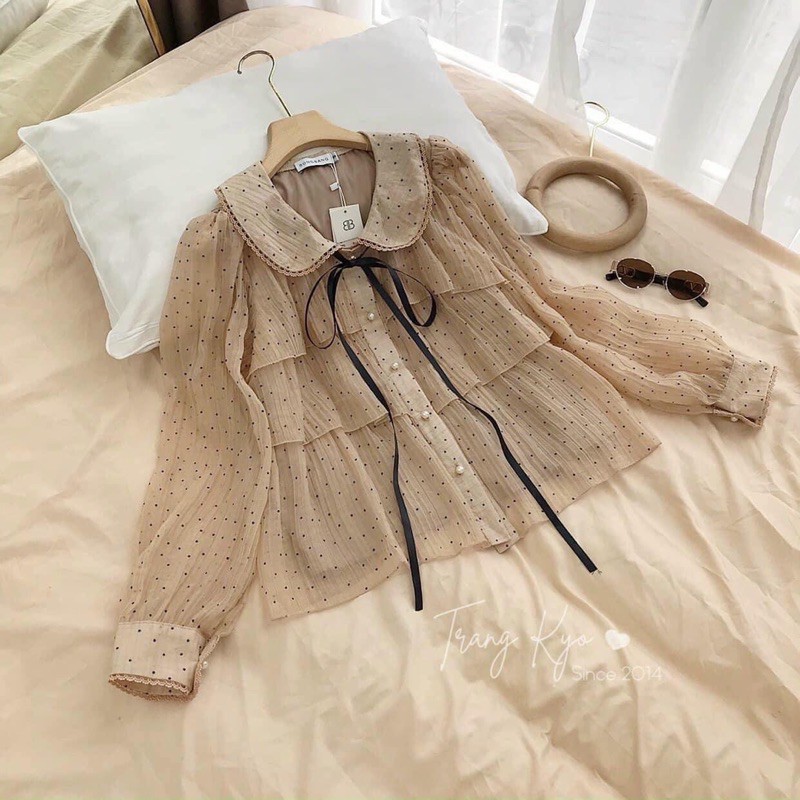 Áo bèo tầng chấm bi cổ sen (135k) | BigBuy360 - bigbuy360.vn