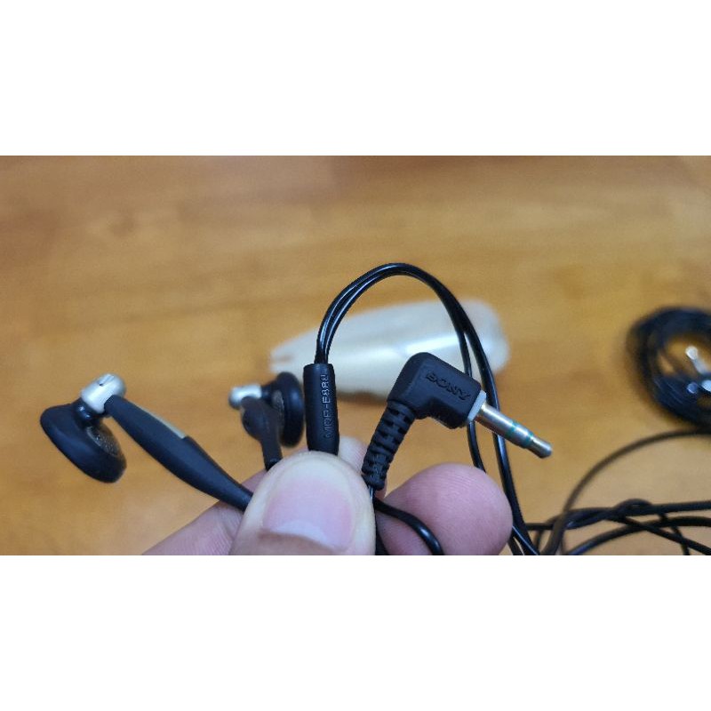 Tai nghe Sony MDR-E888 silver