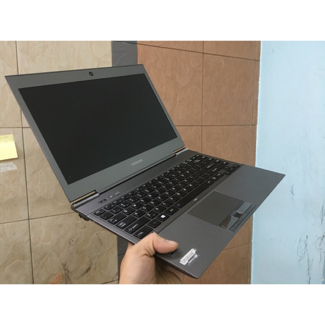 Laptop cũ toshiba Z30-B i5 5300U, 4GB, SSD 128GB, màn hình 13.3 inch 1.2 kg