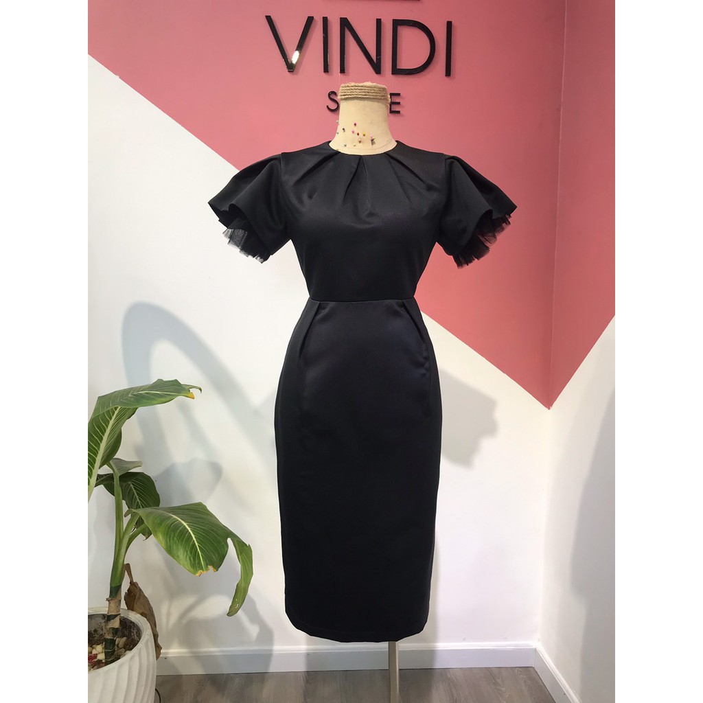 Đầm phi Tafta phối lưới tay