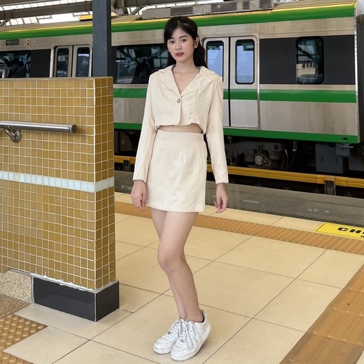 Set áo blazer cổ vest tay dài đệm vai 2 lớp dáng croptop kèm chân váy ngắn, set đồ nữ áo blazer ngắn và chân váy chữ A