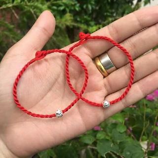 Chỉ đỏ bi bạc may mắn