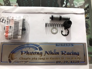 Cúp ben thắng Yamaha.