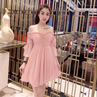 Đầm bẹt vai nhún tay thắt nơ