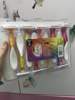 Dao cạo râu Bic soleil color collection ( có bán lẻ)