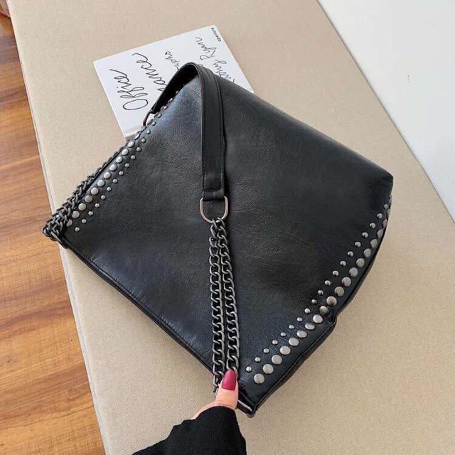 TÚI BA GANG VIỀN ĐINH kích thước 25x20cm | BigBuy360 - bigbuy360.vn