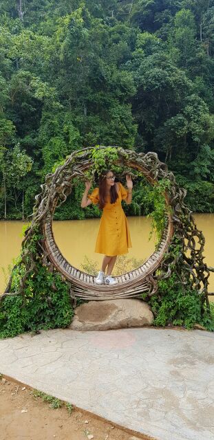 Váy vàng tay phồng bẹt vai vintage nút trước