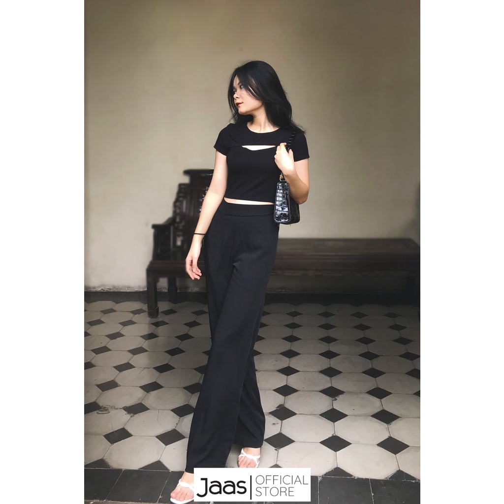 Áo crop top tay ngắn ôm body khoét ngực chất thun lụa mát