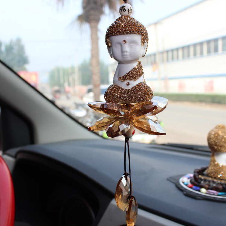 Treo gương tượng phật ngồi đài sen trên ô tô