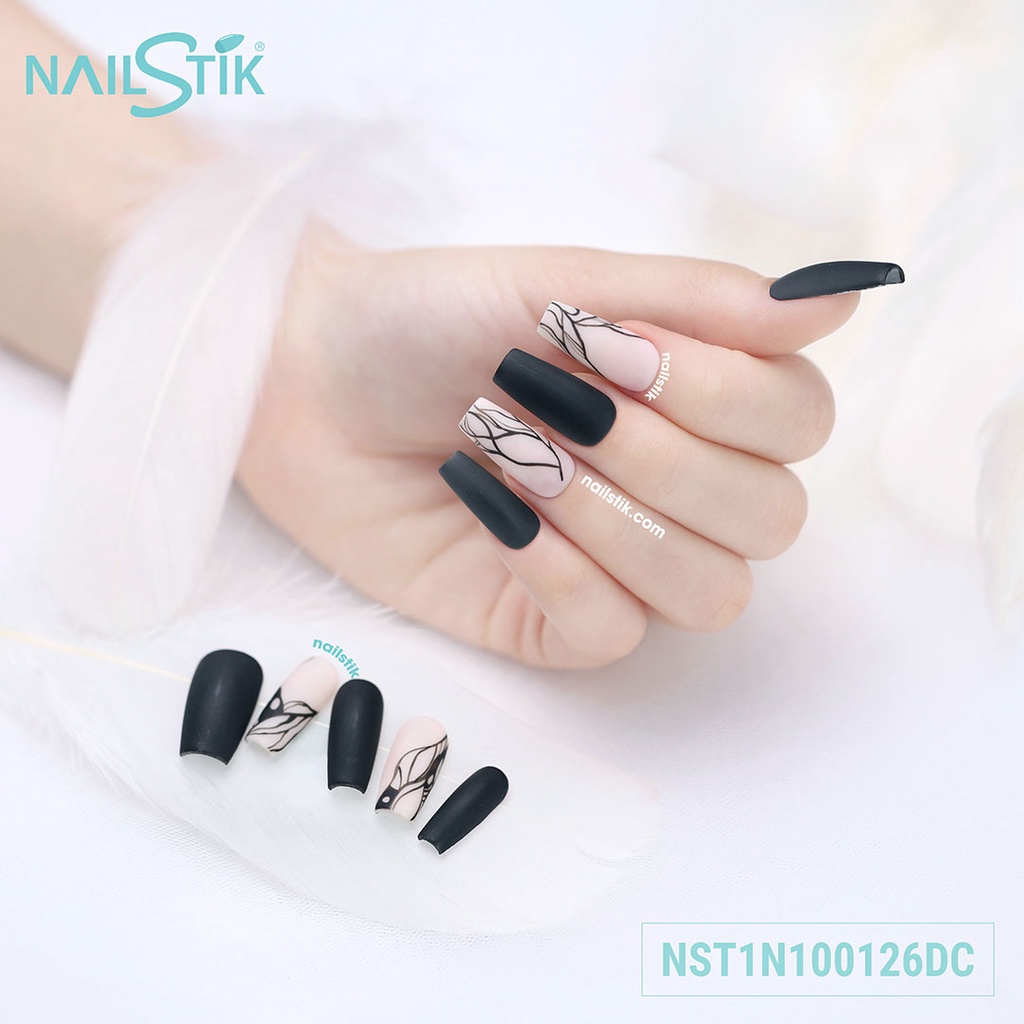 Móng úp thiết kế by NAILSTIK, màu đen nude, form móng coffin, dài, 126