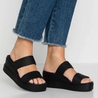 Dép đế xuồng crocs blooklyn mid wedge cho nữ màu đen
