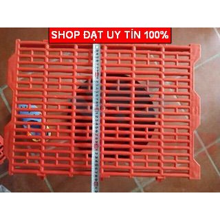 Tấm lót Sàn Nhựa Sunpet cho chó , mèo , lợn khổ  40cm x 56cm có độ đàn hồi, dẻo dai, dễ vệ sinh