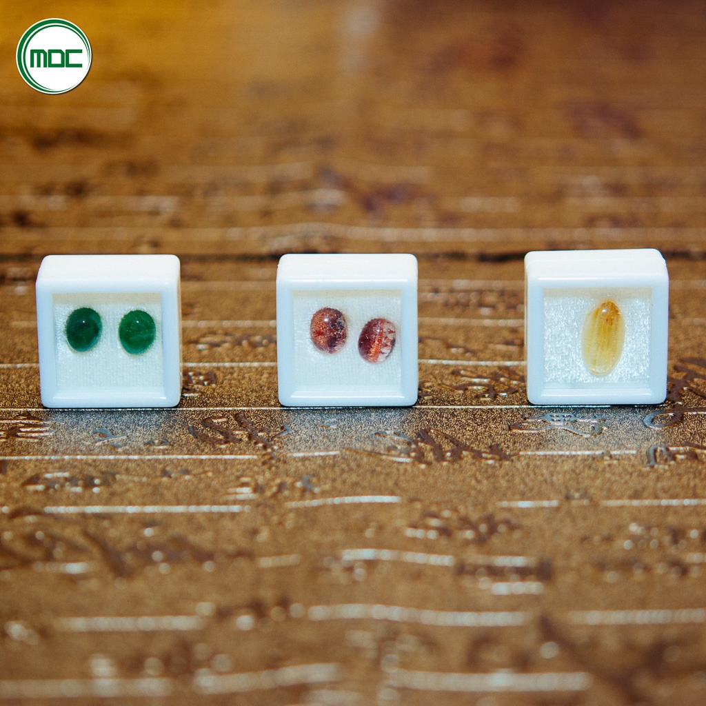 Block 20 hộp đựng đá quý cao cấp màu đen màu trắng size 3cm