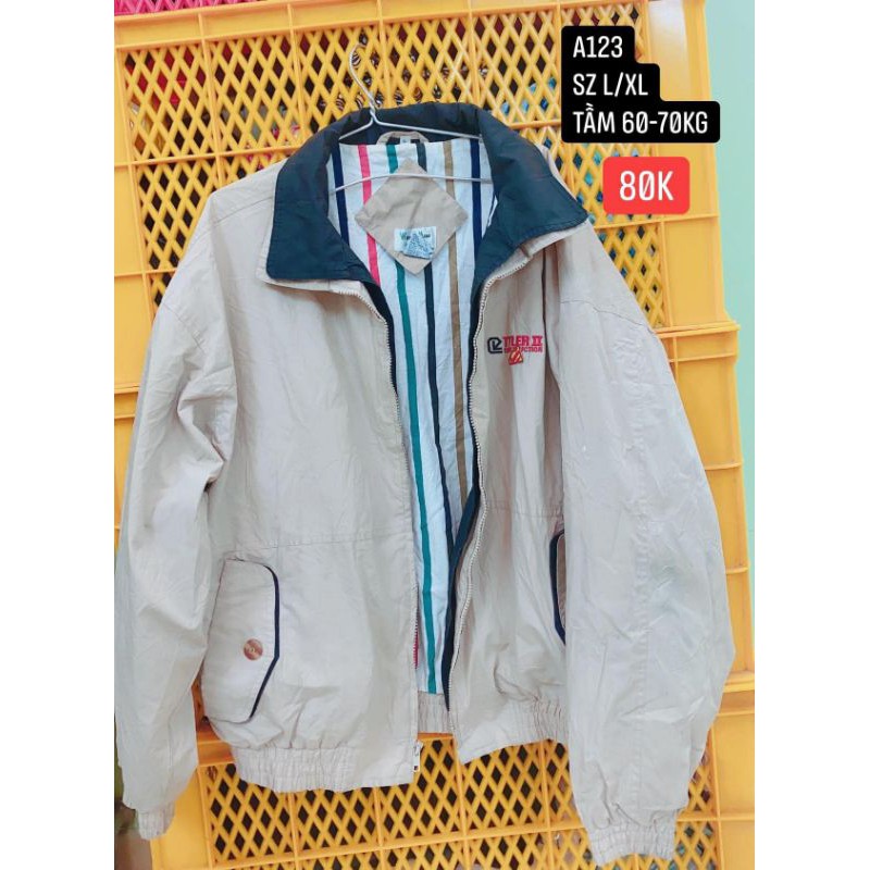 Áo khoác bomber lót sọc. A123