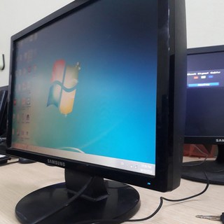 Màn hình Samsung 19 inch LCD  đẹp nguyên tem thanh lý NGÂN HÀNG