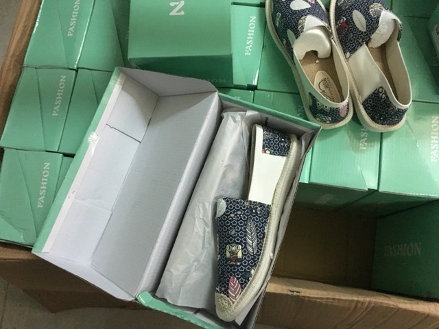 (GIÀY QUẢNG CHÂU)- Giày vải lười hoạ tiết phiên bản VINTAGE | BigBuy360 - bigbuy360.vn