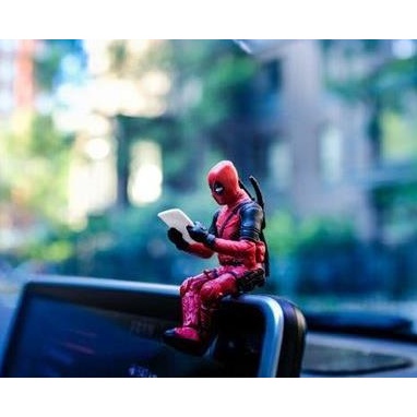 Mô hình Deadpool mini trang trí bàn làm việc