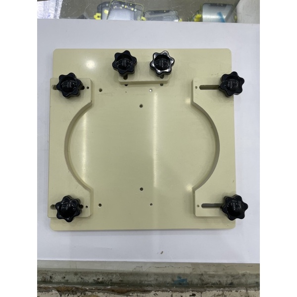 Đế định vị thay kính lưng ip