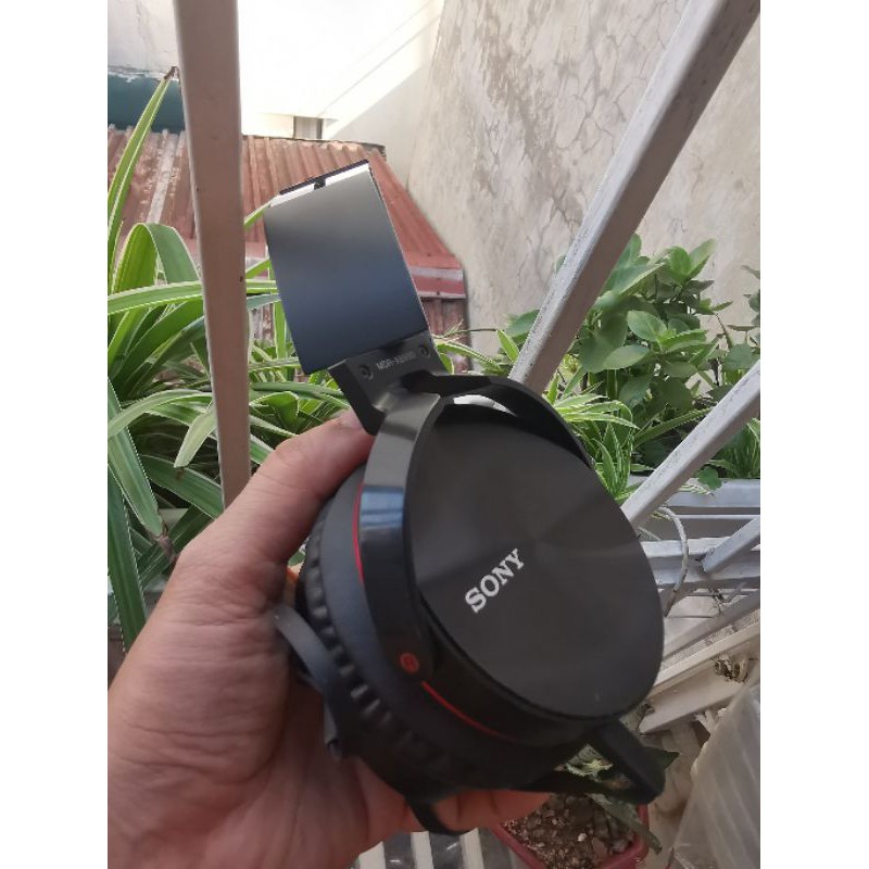 Tai nghe chụp tai full size SONY MDR-XB950AP Extra Bass.