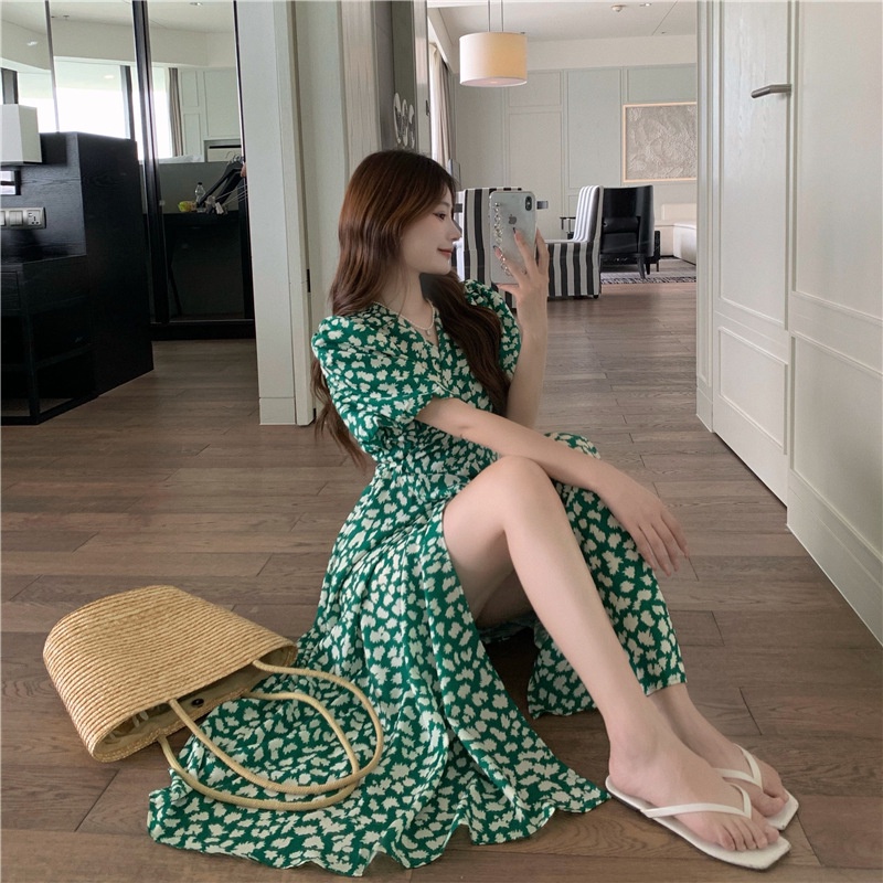 Váy đầm xanh hoa trắng xẻ tà đi du lịch biển mùa hè phong cách Ulzzang