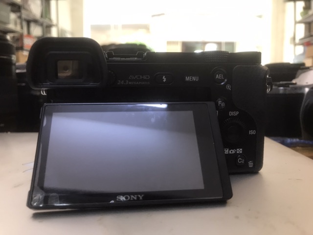 Máy ảnh Sony A6000 kèm ống 16-50mm