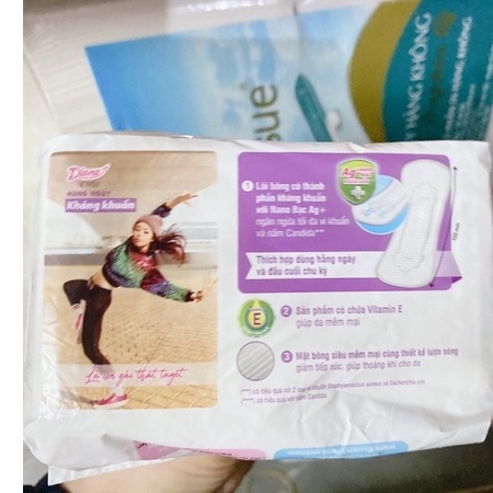 Băng vệ sinh Diana Sensi hàng ngày kháng khuẩn loại 8 miếng/ 20 miếng