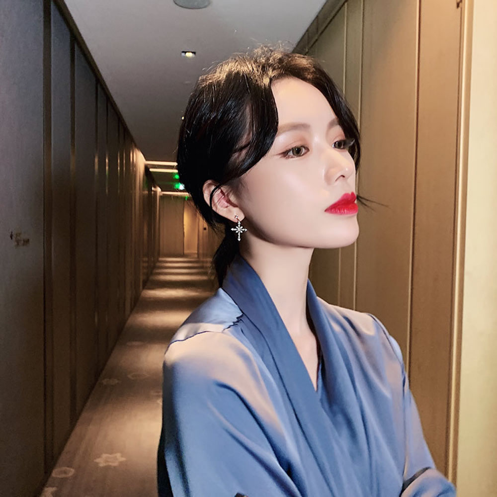 Bông Tai Nữ Đính Đá Phong Cách Tối Giản