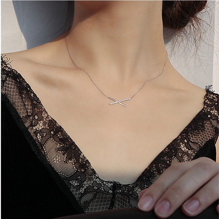 Dây Chuyền Sợi Nhiễn Mặt Chữ X Đính Đá - Vani Store [TS000567]