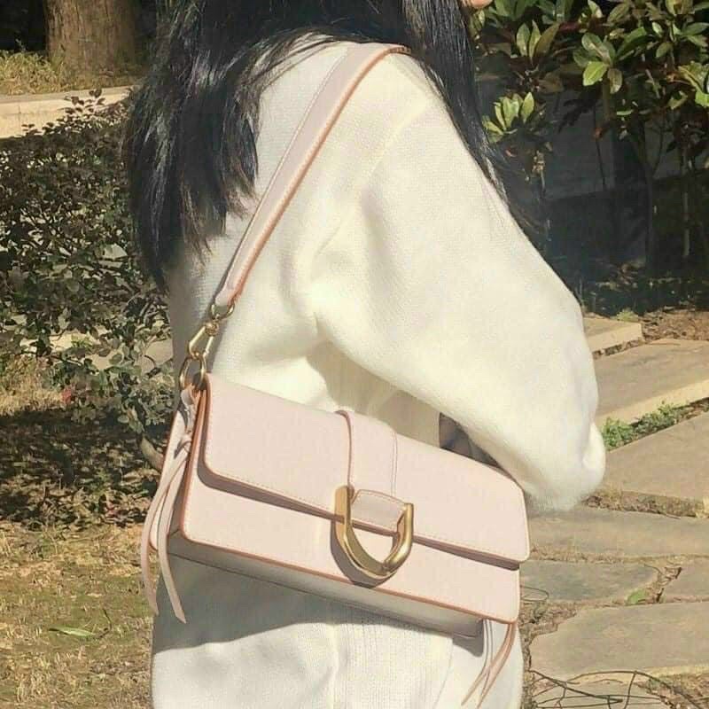 TÚI CNK KẸP NÁCH