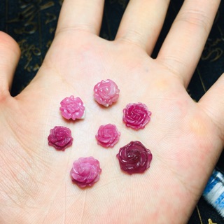 Hoa mẫu đơn ruby trang trí mặt dây hoặc nhẫn