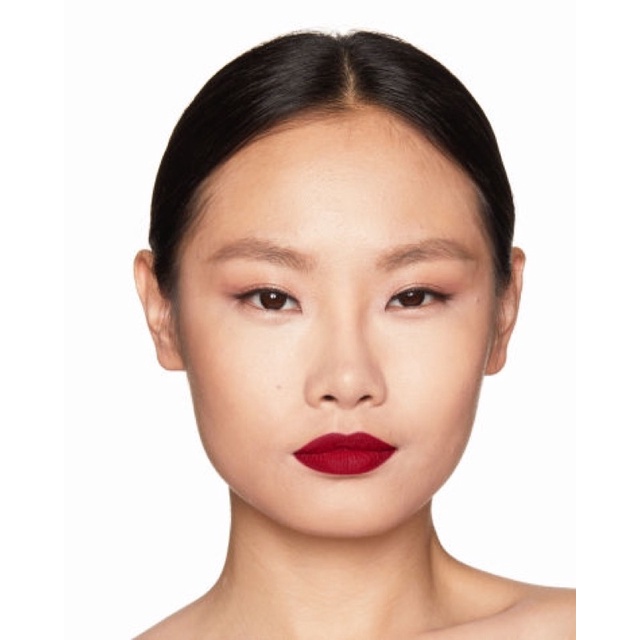 [Mã SKAMLTSM9 giảm 10% đơn 99K] Săn SALE son thỏi Charlotte Tilbury Walk of Shame - Red Carpet Red