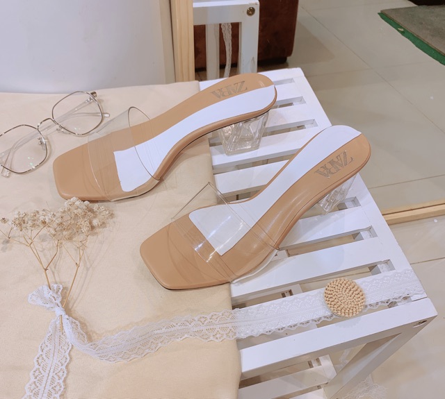 Guốc gót vuông quai mica