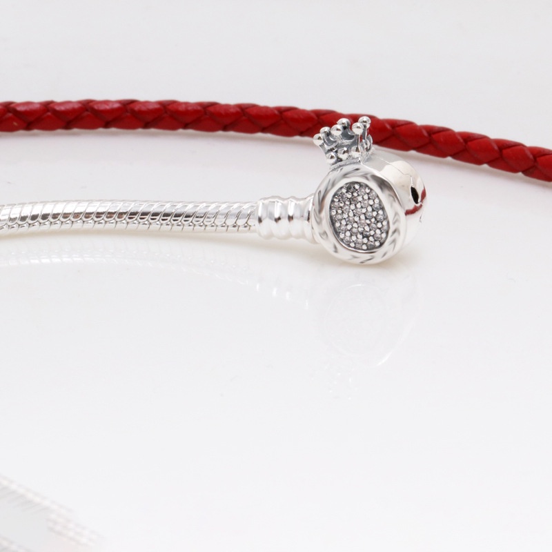 Vòng charm vương miện đính đá mẫu mới  2022