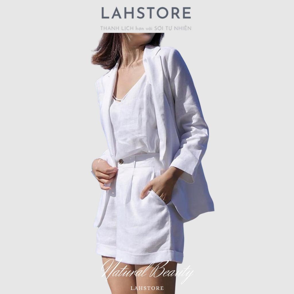 Áo khoác blazer nữ LAHSTORE vải linen Hàn 1 lớp dày dặn, cổ ve vuông, túi bổ nắp, 2 cúc (Trắng)